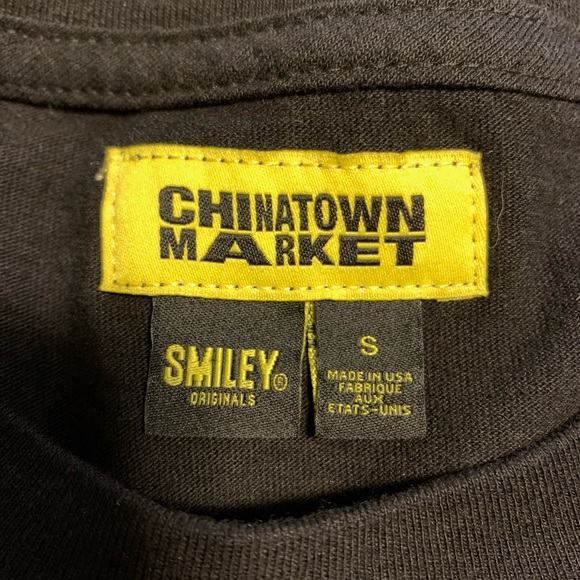Chinatown Market x Smiley UO exclusive black tee - Picture 2 of 3